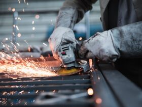 Come affrontare un colloquio di lavoro per una posizione nel settore della produzione