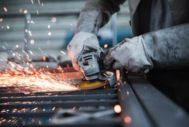 Come affrontare un colloquio di lavoro per una posizione nel settore della produzione